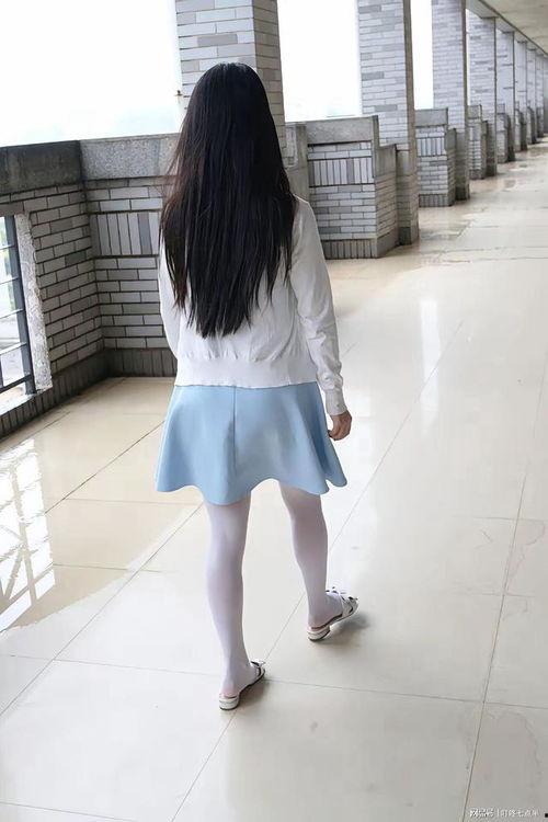 丝袜老师的乳汁下,母爱如丝，润物无声