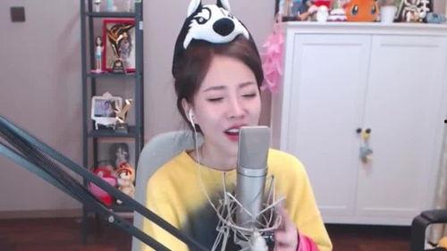 冯提莫唱歌视频,歌声如梦如幻