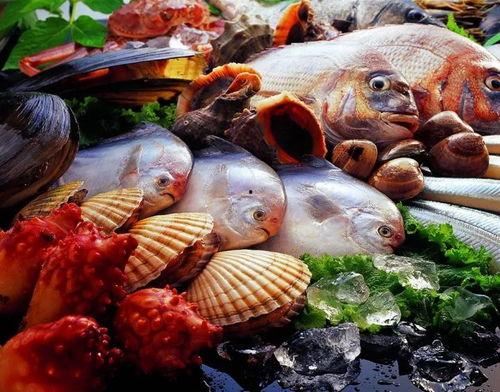 城阳海鲜爆料事件最新,揭露海鲜市场潜规则，消费者权益再引关注